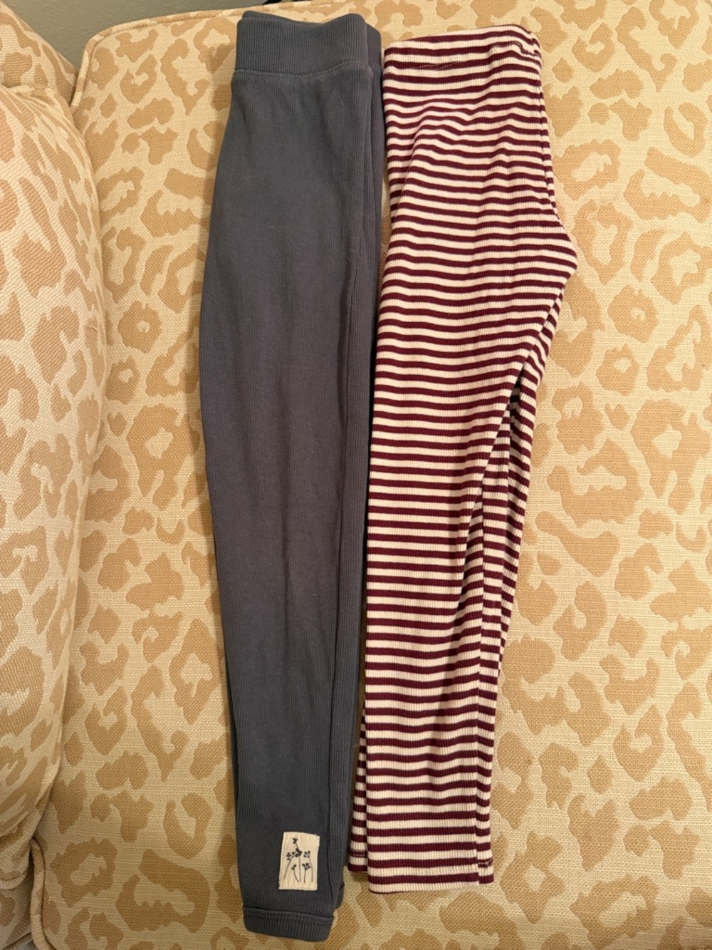 Girls size 6 leggings